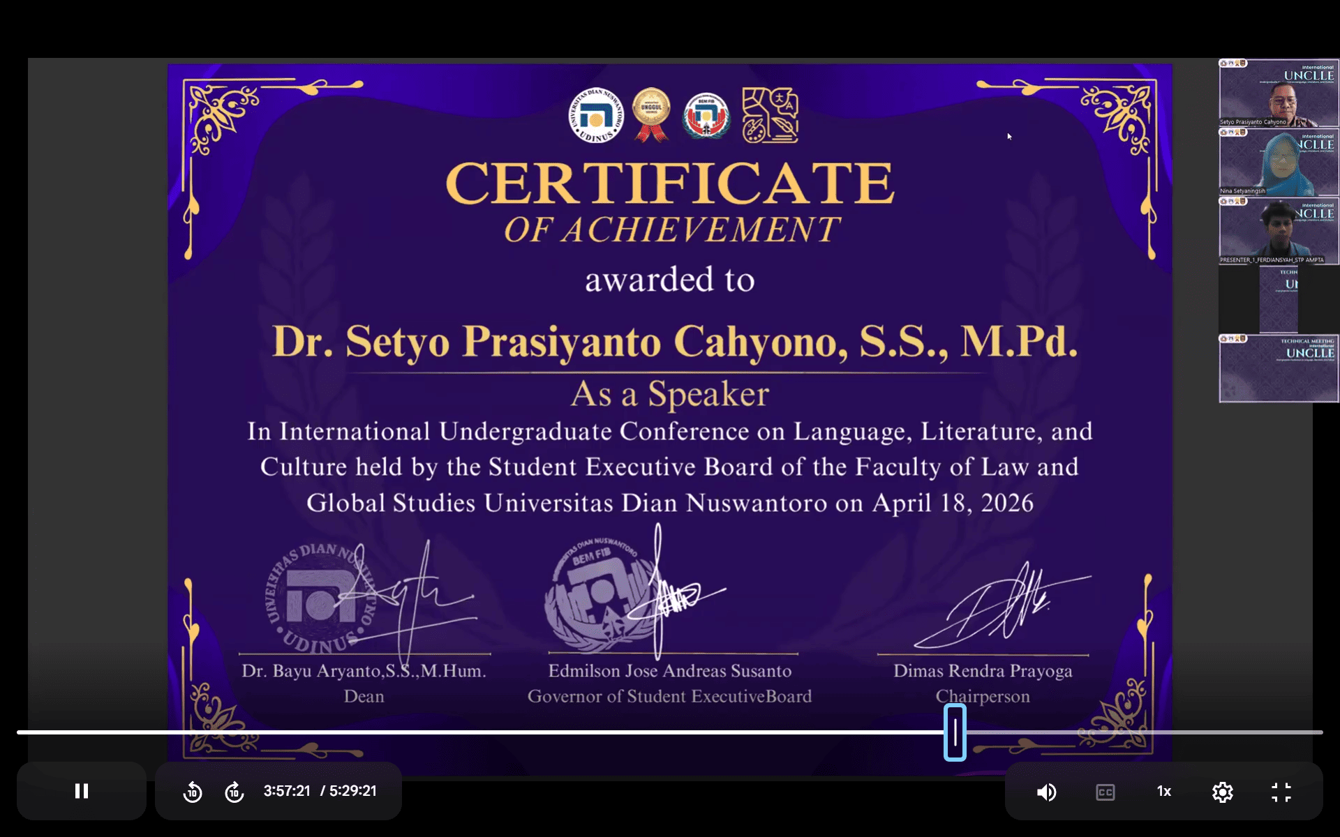 Penyerahan Sertifikat kepada Keynote Speaker 3